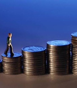 Datos del amor al dinero: ¡Dios defenderá a los pobres haciendo transferencia de riquezas!