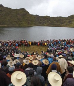 Perú se debate entre el oro y el agua… una señal a considerar