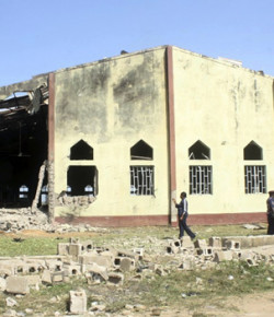 Coche bomba causa 15 muertos en una iglesia