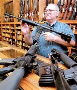 Pese a las matanzas, en los Estados Unidos crece la venta de armas de fuego.