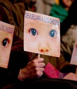 ¡Vigila atentamente a tu hijo!… ¡No permitas que te lo roben!