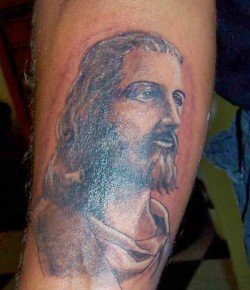 Pastor Zach Zehnder y su estúpida broma de pagar lo tatuajes de sus miembros