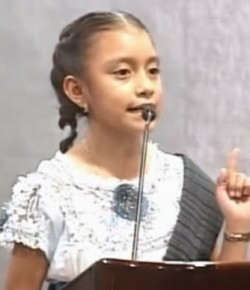 Niña indígena denuncia con elocuencia la falta de amor en México