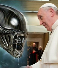 ET y Alien visitarán al papa Francisco para ser bautizados