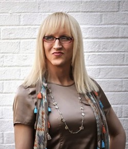 Los bautistas también se desvían: ordenaron a Allyson Robinson como primer pastor transexual