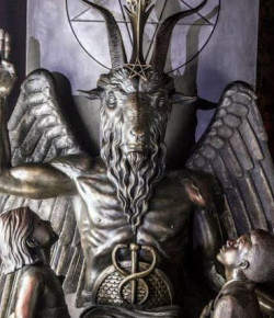 Templo Satánico inauguró la estatua de Satanás en Estados Unidos.