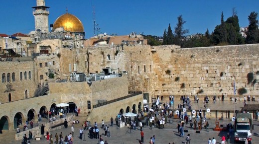 Hoy se define un absurdo: El Muro de los Lamentos como monumento palestino-musulmán.