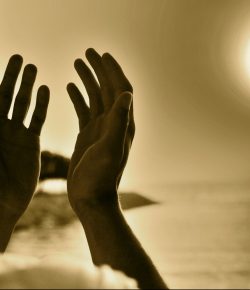Oración de Fortaleza para Vencer el Pesimismo y la Tristeza