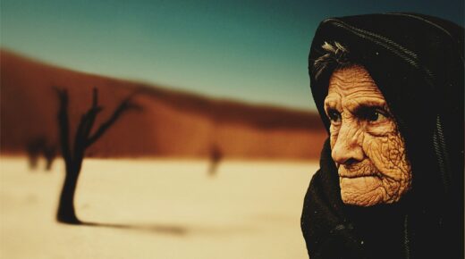 Seraj: una mujer anciana, pieza clave del éxodo.